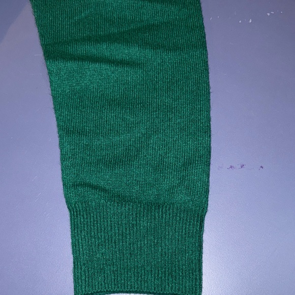 Quince Women’s Emerald Crewneck Cashmere Sweater - Picture 6 of 9